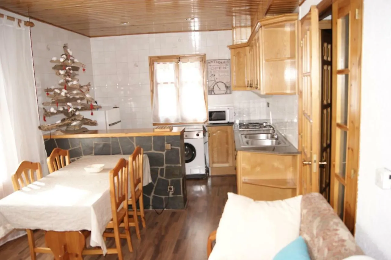 Apartment Apartaments Pont Romanic Espot