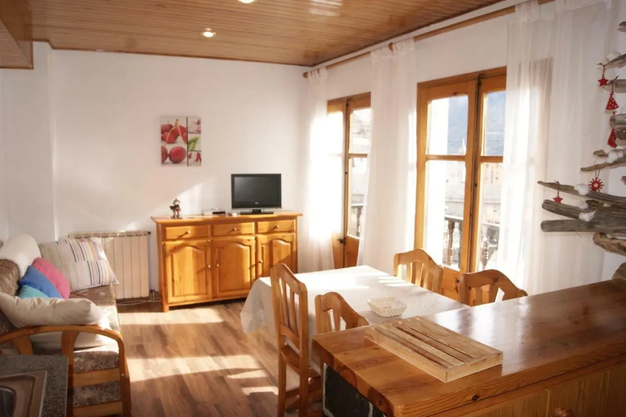 Apartaments Pont Romanic Espot