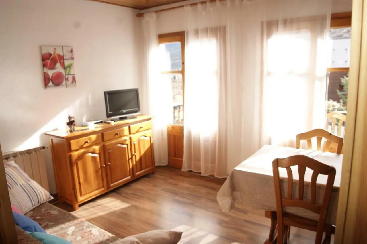 Apartment Apartaments Pont Romanic Espot Spain